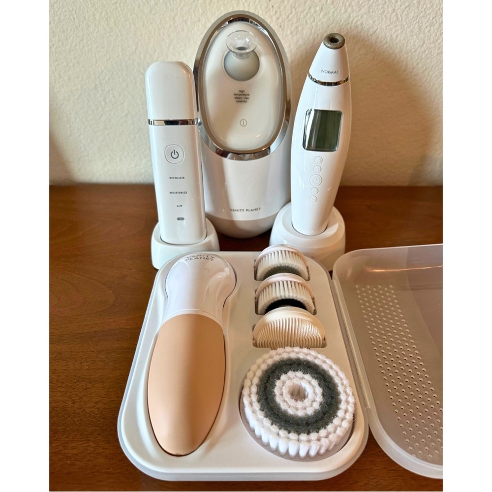 Vanity Planet | Skincare Device Set in White and Tan